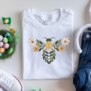 Motif de broderie florale abeille, abeille avec motif de broderie de fleurs, fichier de broderie nature printemps été, motif insecte de jardin