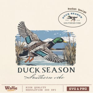 Könnte beinhalten: Vintage-Illustration eines fliegenden Entes über Wasser, mit Schilf und Bergkulisse. Das Bild enthält den Text "Duck Season" und "Southern Vibe" sowie ein Logo. Das Design ist mit SVG & PNG gekennzeichnet.