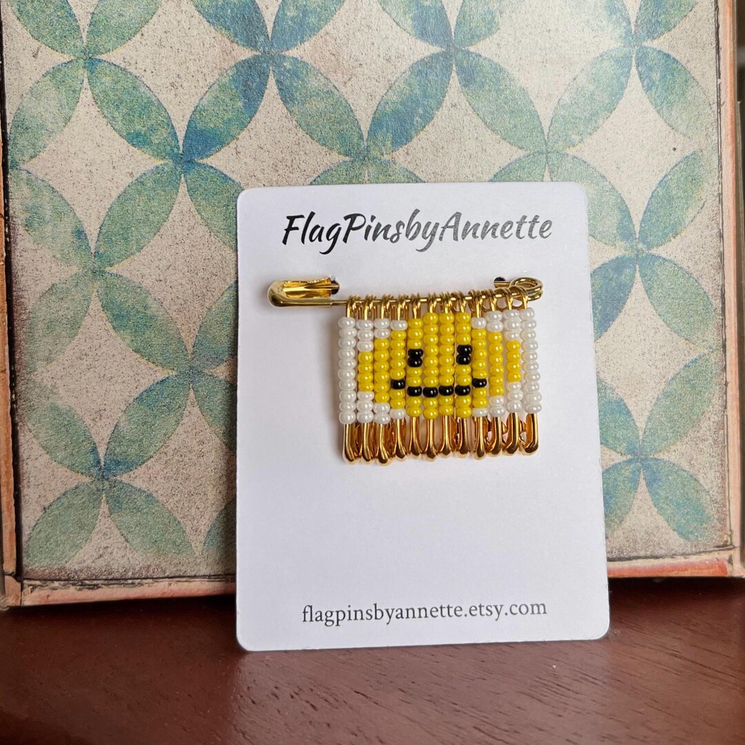 Smiley Face Beaded Pin: Handmade Happy Emoji Lapel Pin - Etsy