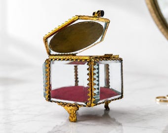 Vintage French Paris Wedding Ring Box, Sacre Coeur Jewelry Casket, Antique Style Ormolu Keepsake Box, Red and Gold Tone Ring Box