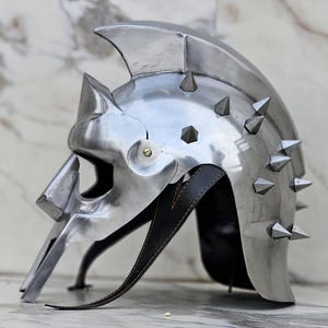 Casco de gladiador, armadura griega, casco Maximus Decimus Meridius, casco romano para cosplay, accesorio para juego de rol, soporte de exhibición incluido.