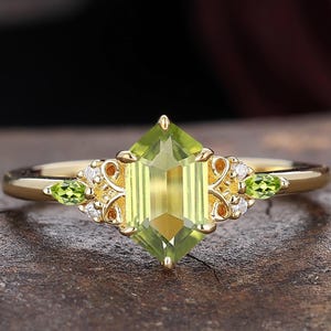 Lång Hexagonslipad Peridot Brudring Födelsestensmycken Grön Ädelsten Förlovningsring Vigselring För Kvinnor Frieriring Stapelring