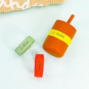 Personalized Silicone Bottle Bands · Custom Engraved Anti-Slip Sippy Cup Labels · Ideal Baby, Kids & Family Gift in Gift Box