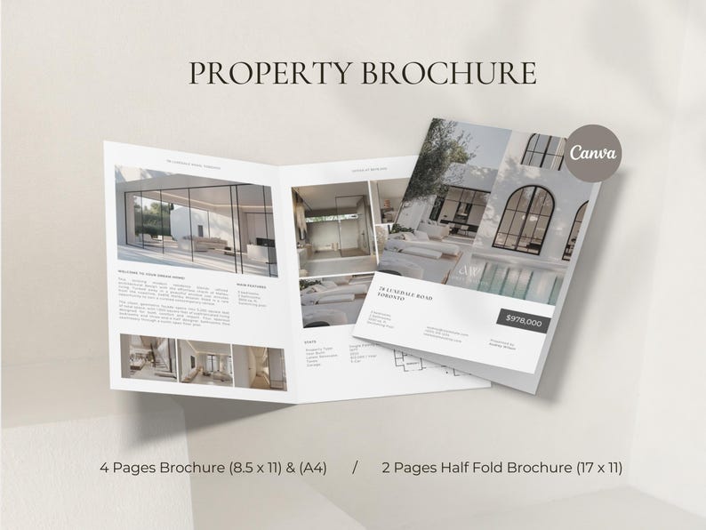 Op de afbeelding: Een vastgoedbrochure met de tekst "PROPERTY BROCHURE" bovenaan. De brochure is open en toont interieurfoto's. De brochure is gelabeld met "4 pagina's brochure (21,6 x 27,9 cm) & (A4) / 2 pagina's Half Fold brochure (43,2 x 27,9 cm)". Een Canva-logo staat rechtsboven.