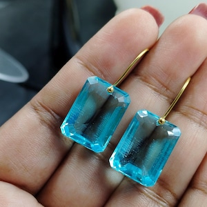 Pendientes colgantes de aguamarina en oro de 14 quilates: joyería con la piedra natal de marzo