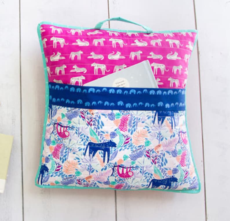 Elephants fabric, Blue elephants on blue tones fabric for Selva collection, Art gallery "feel the difference" oeko tex fabric 100% cotton afbeelding 8