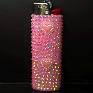 Op maat gemaakte Bedazzled Bic-aansteker — gepersonaliseerd strassontwerp — geen mouw