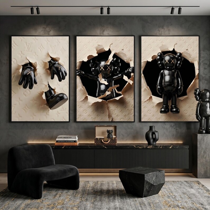 Juego de 3 pósteres decorativos de lujo HypeBeast Kaws color beige, decoración Hypebeast estilo Kaws, Kaws urbano negro y beige, Kaws con figuras imagen 2