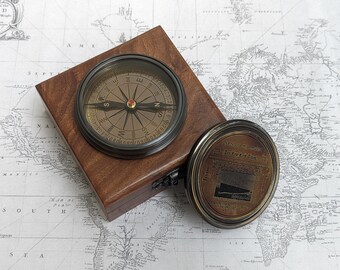 Brújula de latón del Titanic con caja de madera / Decoración histórica para la oficina / Accesorios vintage para exploradores / Regalos de Navidad