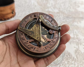 Vintage-Kompass aus Messing mit Trommel, Sonnenuhr und Lederetui | Antikes Navigationsinstrument von Elliott London | Handgefertigte Taschensonnenuhr | Weihnachtsgeschenk