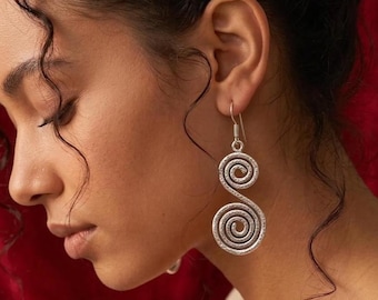 Pendientes de doble espiral, pendientes de plata, pendientes colgantes con espiral, joyería bohemia minimalista, pendientes bohemios, regalo para ella, regalo personalizado