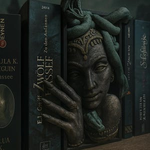 Angolo libreria "Medusa" | Decorazione per scaffale fantasy | Regalo mitologico | Stampa 3D unica | Inserto per libreria gotica per collezionisti e amanti dei libri