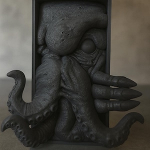 Book Nook “Cultist” – Lovecraft decoration, hand-finished or for self-painting, 3D printed from PLA, tentacle bookend image 6