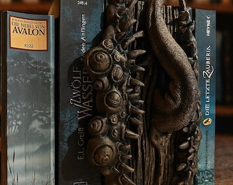 Decorazione fantasy imitativa per angolo libri: stampata in 3D con finitura a cera, statuetta da scaffale in bianco o nero, perfetta da dipingere da soli