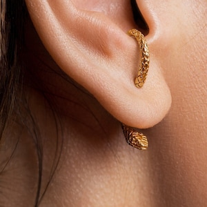 Pendientes de chaqueta de oreja de serpiente - joyería de plata de ley hecha a mano - pendientes de animales - manguito de oreja de oro -EJK009