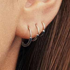 Kleine  Creolen - Brautjungferngeschenk - Handgemachte Ohrringe - Tiny Hoop Knorpel - 14K Gold Ohrringe - Männer Ohrring - BFG-EAR060