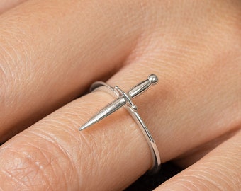 Sword Ring - Knuckle Finger Ring - Silver Dagger Ring - Lunai Jewelry -RNG020