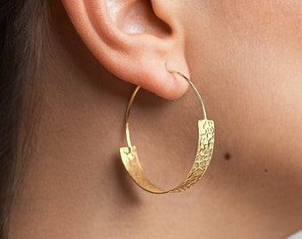 Gold Hoop Earrings 35mm – Modern Large Hoops with Bold Silver Design – EAR075
