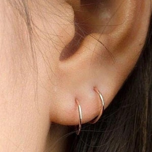 Mini Aros Clásicos- Plata de Ley- Chapado en Oro 14- Laminado en oro 14K-Joyería Moderna Minimalista- Hecho a Mano- Regalo- EAR001