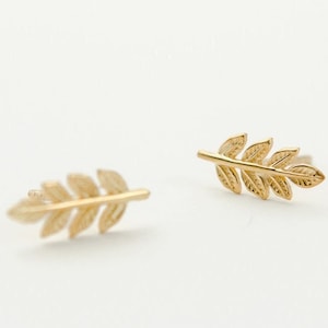 Leaf Stud Earrings - Dainty Earrings - Aesthetic Jewelry - Handmade Earrings