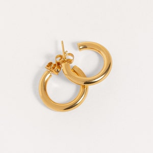 Open Gold Hoop Earrings Everyday Gold Huggie Earrings for Women STD106 image 1