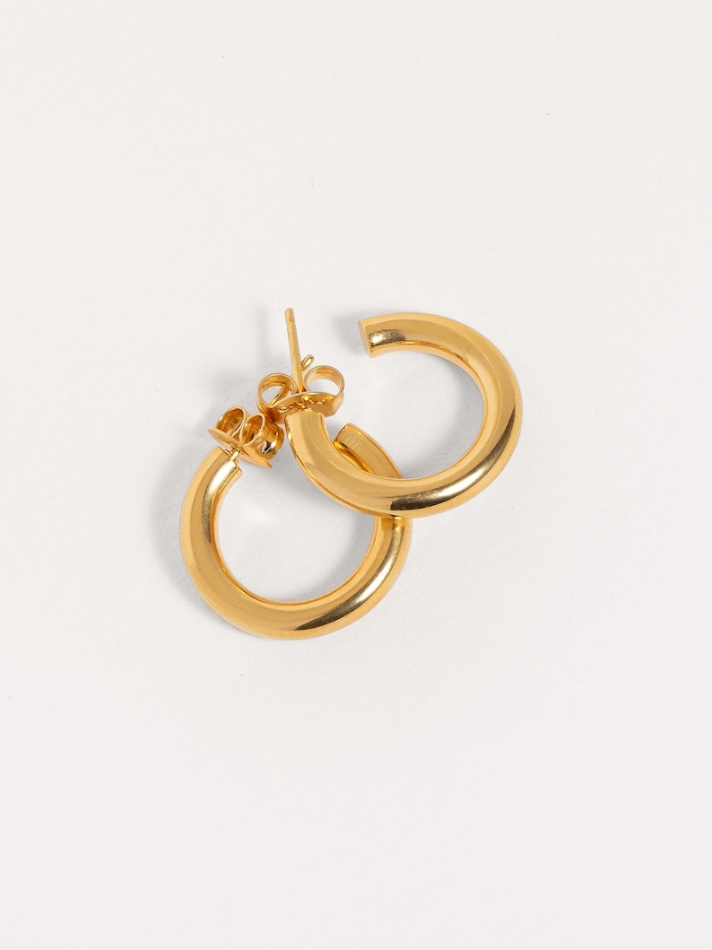 Open Gold Hoop Earrings Everyday Gold Huggie Earrings for Women STD106 image 1