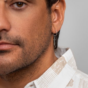 Pendientes Daga - Plata de Ley & Chapado en Oro - Pendientes Minimalistas -Joyería Hecha a Mano -Regalo amistad -EAR059