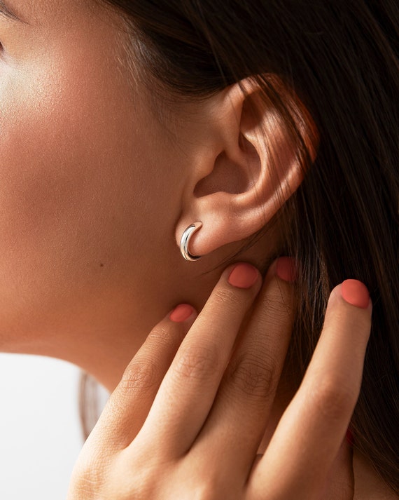 Discover 121+ tiny hoop earrings