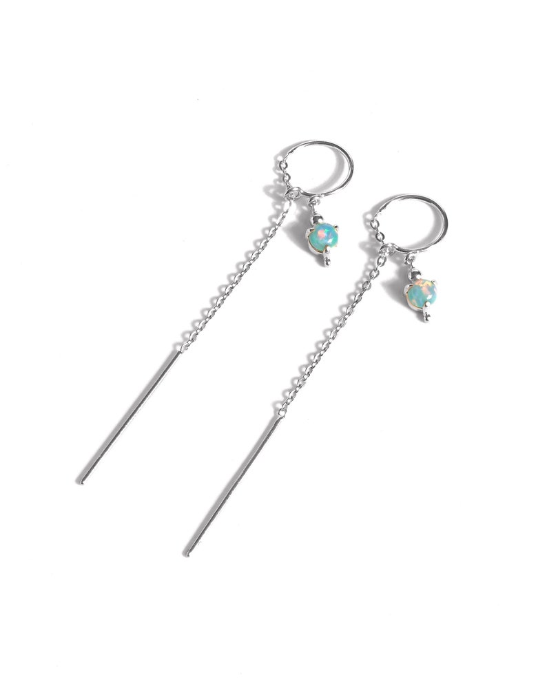 Boucles d'oreilles chaîne en opale Bijoux faits main Pierres précieuses pendantes avec une touche d'élégance CHE047 St Silver Shiny