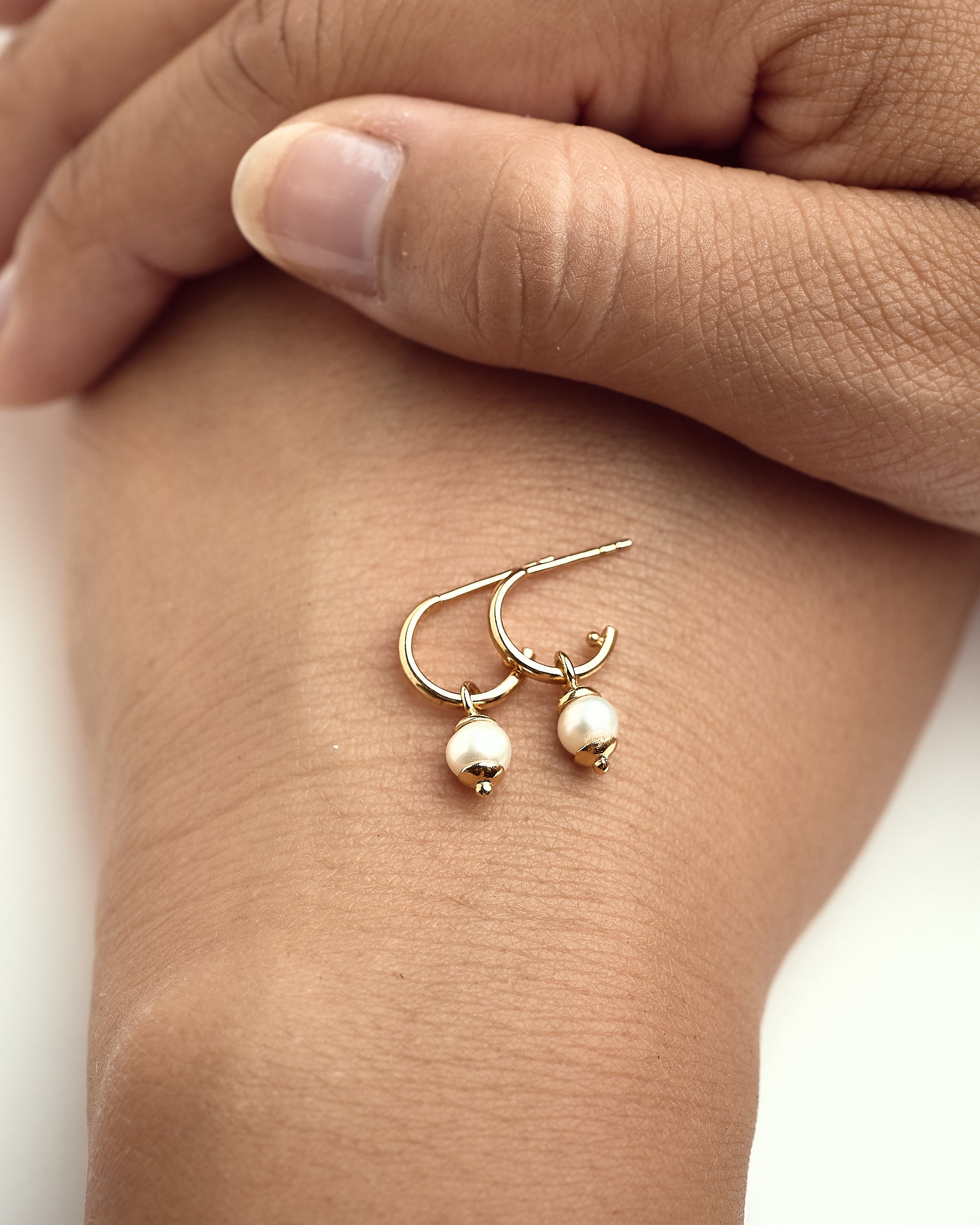 Pair of Stunning Freshwater Pearl Open Hoop Earrings