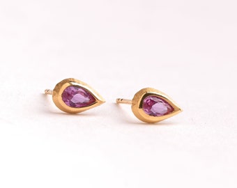 Dainty Pink Tourmaline Crystal Gold Stud Earrings - Gemstone Jewelry -STD143