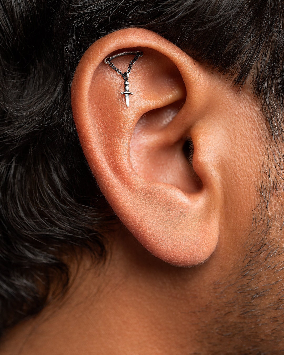もぐ。　　ピアス　メンズ 剣型フラットバックピアス - ダガーヘリックス軟骨 - Etsy 日本
