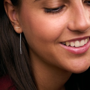 Minimalist Sterling Silver Threader Earrings: Sleek Bar Chain Design - CHE020