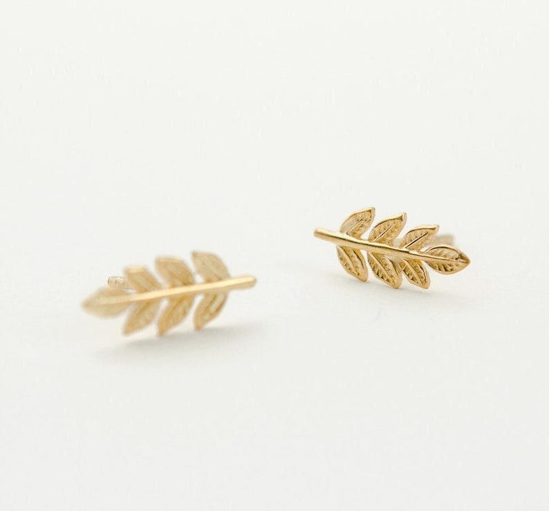 Leaf Stud Earrings - Dainty Earrings - Aesthetic Jewelry - Handmade Earrings