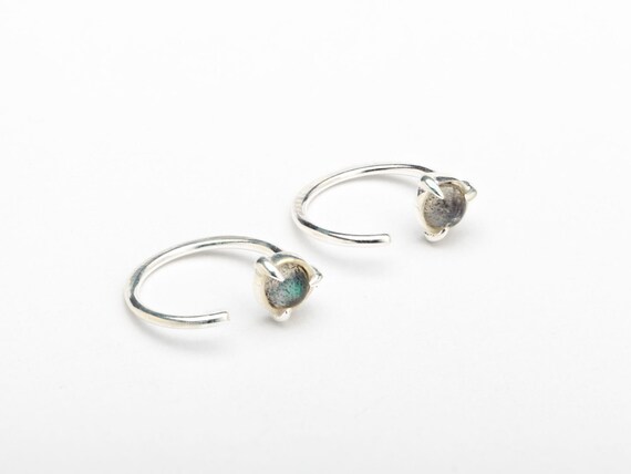 Pequeño Plateado Plata Pendientes De Aro /& LABRADORITA-Boho Damas Regalo De Navidad