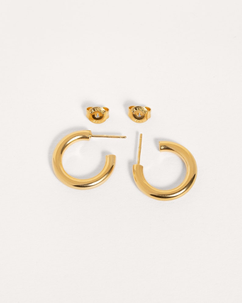 Open Gold Hoop Earrings Everyday Gold Huggie Earrings for Women STD106 image 3