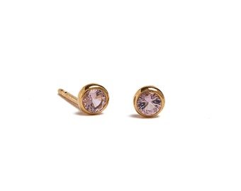 Dainty Morganite Stud Earrings - Tiny Birthday Geometric Earrings - Gemstone Jewelry - STD075MGT