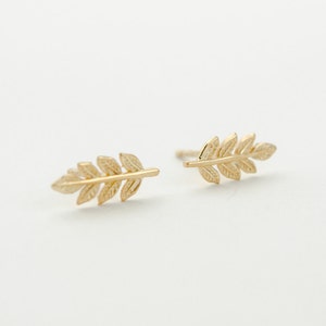 Leaf Stud Earrings - Dainty Earrings - Aesthetic Jewelry - Handmade Earrings