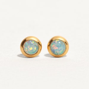 Zarte Opal Ohrstecker – Eleganter Schmuck für jeden Tag – Oktober Geburtsstein Geschenk für Sie – STD075P03