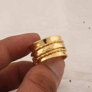 18k Gold Plated Spinner Ring: Twisted Wire, Floral Design