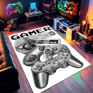 Könnte beinhalten: Ein weißer Teppich mit dem Wort "GAMER" in pixeligem Text, mit Illustrationen einer Tastatur, Maus, Joystick und verschiedenen Gamecontrollern. Der Teppich befindet sich in einem Raum mit Gaming-Ausrüstung und einem großen Bildschirm.