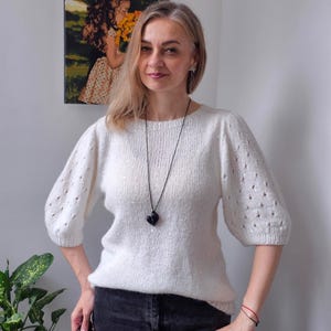 Elegante jersey de alpaca blanca con lentejuelas, tejido a mano con mangas abullonadas, mezcla de algodón merino con mangas 3/4, tejido de punto suave y femenino.