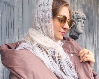 Bufanda de punto de mohair / Chal triangular cálido / Bufanda suave de invierno / Pañuelo esponjoso para el cuello / Regalo acogedor hecho a mano