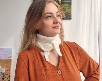 Bufanda de lana merino blanca tejida a mano con alpaca, accesorio minimalista para el cuello