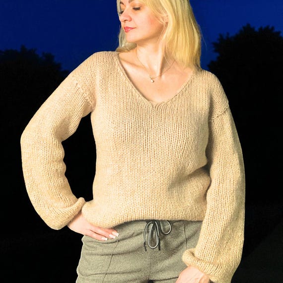 Quiet Luxury Sweater Women, Old Money Style Knit, Beige Alpaca Pullover, Minimalist Luxury Sweater, Capsule Wardrobe Top