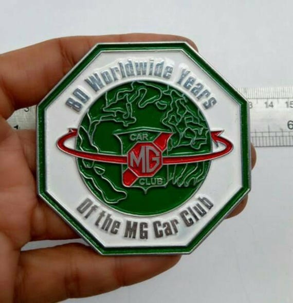 ヴィンテージMGカークラブバッジ：世界中で80周年、手作りの合金 