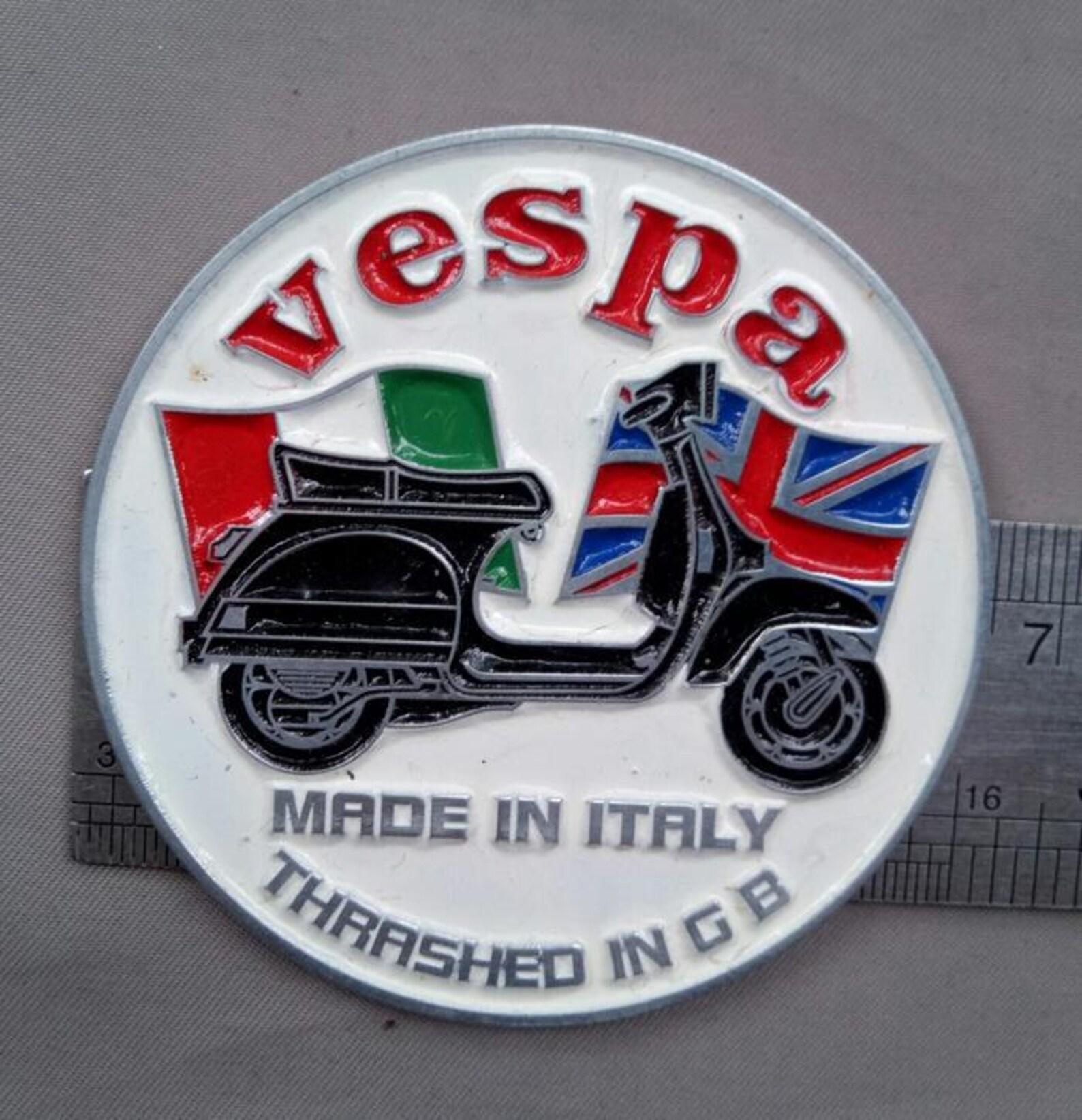 ヴィンテージ ベスパ Made in Italy Thrashed in GB エンブレム バッジ 