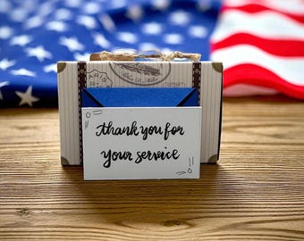 Gracias por su servicio. Mini tarjeta de felicitación y recuerdo.