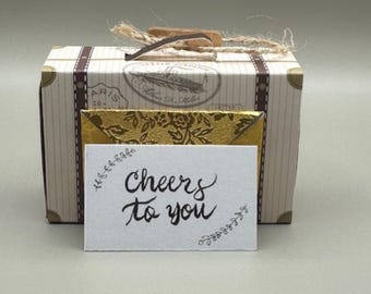 ¡Salud por ti! Miniatura de felicitación y recuerdo escrita a mano.