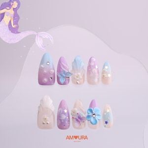 Unhas postiças estilo sereia e borboleta | Unhas roxo-azuladas | Nail Art praia de verão | Unhas amêndoa médias feitas à mão | Unhas concha-do-mar estrela-do-mar - 133